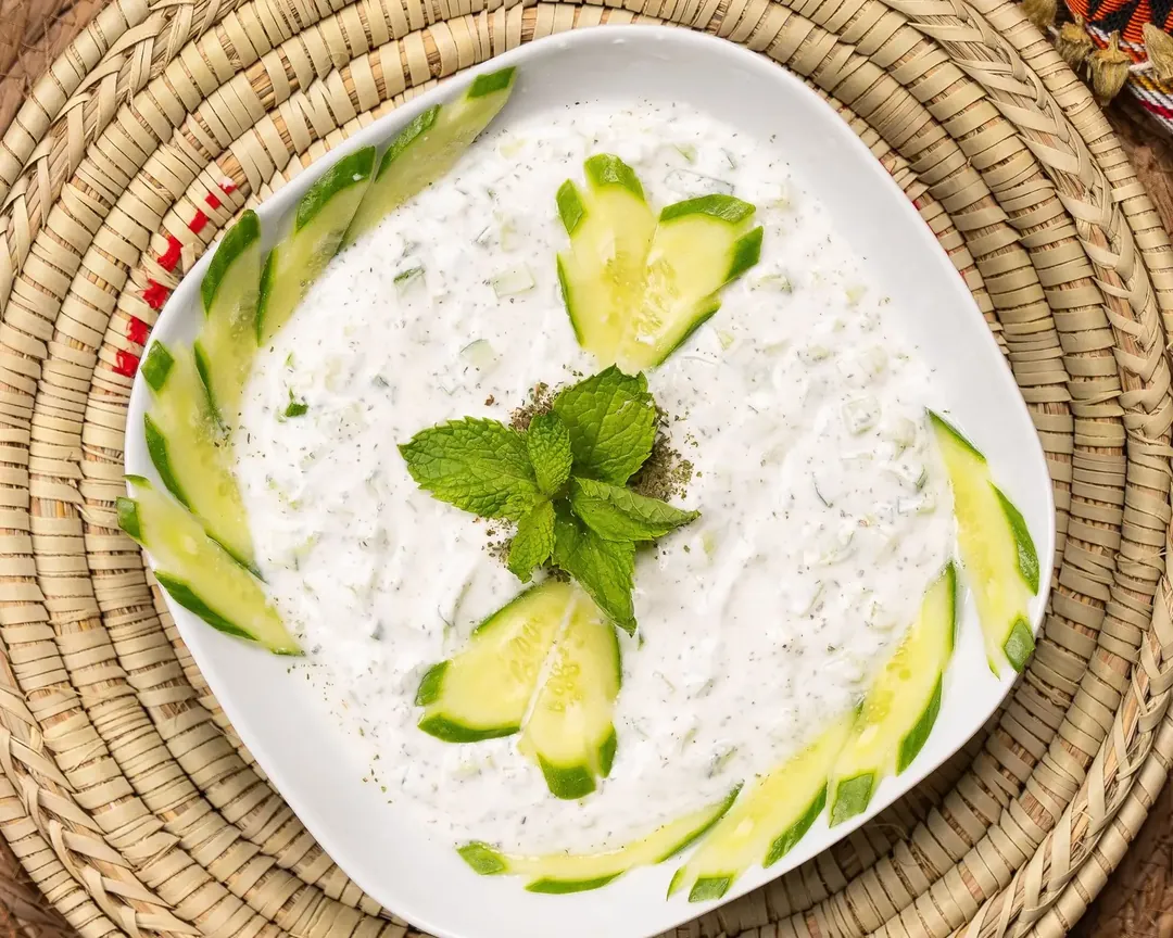 Cacık mit Gurke und Minze