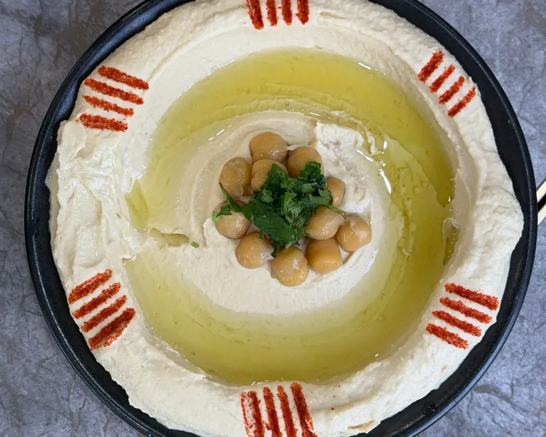 Hummus mit Olivenöl